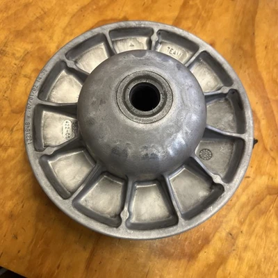 2003-2009 Polaris Trail Boss 330 Secondary Driven Clutch 1321848 OEM Foto 1 de 4