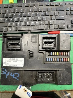 Módulo de control de relé de caja de fusibles Ford Transit 250 2015-2019; pieza #JK4T-14B476-CC Foto 1 de 4