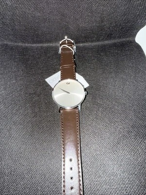 RELOJ MOVADO CLÁSICO ESFERA BLANCA BANDA MARRÓN PARA HOMBRE NUEVO Foto 1 de 4