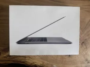 MacBook Pro 2018 15 w PUDEŁKU TYLKO - Zdjęcie 1 z 8