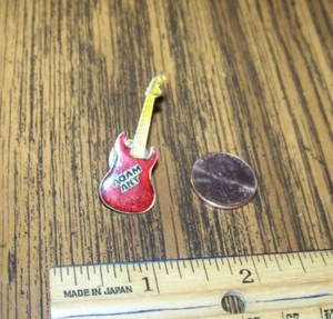Adam Ant Vintage 1980's Pin "Guitar" (Small Pinback) - Picture 1 of 2