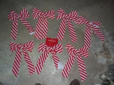 7  CHRISTMAS  RED WHITE PEPPERMINTholiday treands  10x14 BOW WREATH - Image 1 of 4