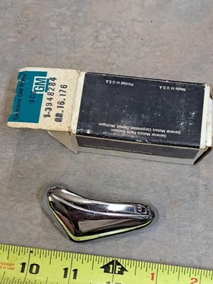 Camión Chevrolet GMC 1969/70/71/72 GM 3948284 ventilación derecha ala/mango de bloqueo OEM NOS Foto 1 de 4