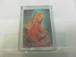 Vintage Jungfrau Maria mit Jesuskind Glas Briefbeschwerer 3" x 2 1/8" x 3/4" - Bild 1 von 3