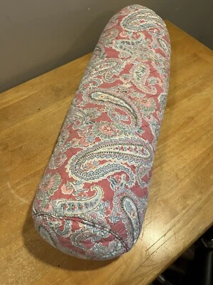 POTTERY BARN BOLSTER, Jane Paisley 12” X 32” Rosa Azul Claro Almohada Foto 1 de 4