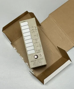 Siemens / 6ES5470-8MC12 / Analog Output Module / E-Stand:02 - Bild 1 von 3