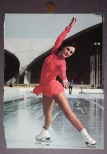1968 Olympic Gold Medal Winning Ice Skater Peggy Fleming autographed S.I. Photo- - Picture 1 of 1
