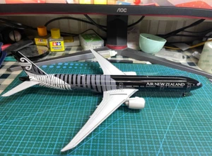 1/200 Phoenix Eagle PH EG B777-300ER Air New Zealand ZK-OKQ Very Rare - Picture 1 of 6