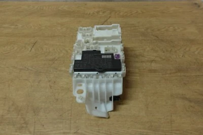 35989 E4H 2011-2017 SUZUKI SWIFT SZ2 1.2 PETROL K12B  FUSE BOX. P60A-4889 - Image 1 of 4