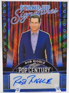 2023 Leaf Pop Century Rob Riggle Stand Up Signatures Auto 1/10 moderne Familie - Bild 1 von 2