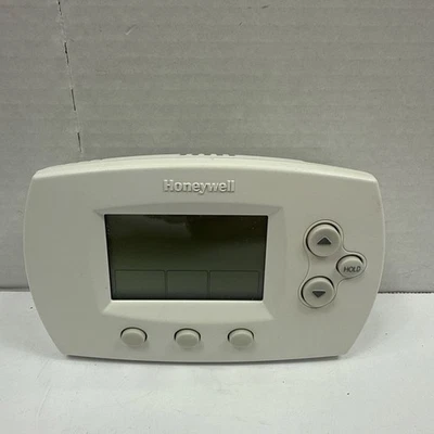 Honeywell FocusPRO TH 6000 Programmable Thermostat TH6110D1005 - Image 1 of 4