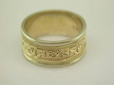 14K Irish crafted White & Yellow Gold Irish Celtic Claddagh wedding Ring 9mm - Image 1 of 3