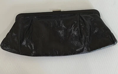 Bolso sin asas Hobo International delgado de cuero negro arrugado con marco superior 15"x6" Foto 1 de 4