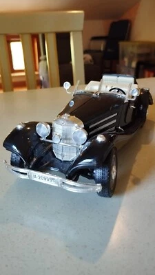 MODELLINO AUTO Bburago MERCEDES BENZ K ROADSTER (1936) 1:20 - Immagine 1 di 4