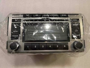 Hyundai SANTA FE RADIO OEM 96190-0W500 RADIO/MP3/CD/XM/FM/BLUETOOTH - Picture 1 of 7