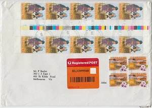 Sellos Australia 1986 Navidad 30c escasa perforación canaleta tira en portada - Imagen 1 de 1