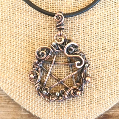 Collar Pentagrama Wicca Hecho a Mano ~ Envoltura de Alambre de Cobre Colgante Wicca Paganismo Foto 1 de 4