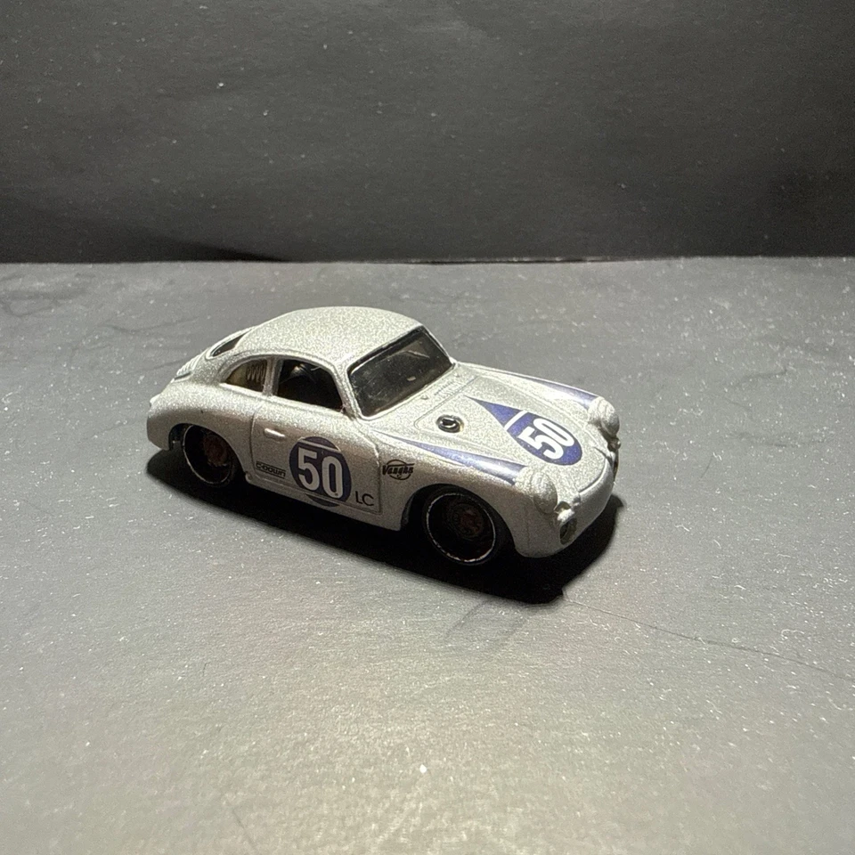 Литой автомобиль премиум-класса Hot Wheels Porsche 356 Outlaw масштаб 1:64 - Изображение 1 из 4