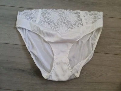 BNWT Bragas Ann Summers De Colección Blancas Satinadas y Encaje Deshuesadas Talla 22-24  Foto 1 de 4