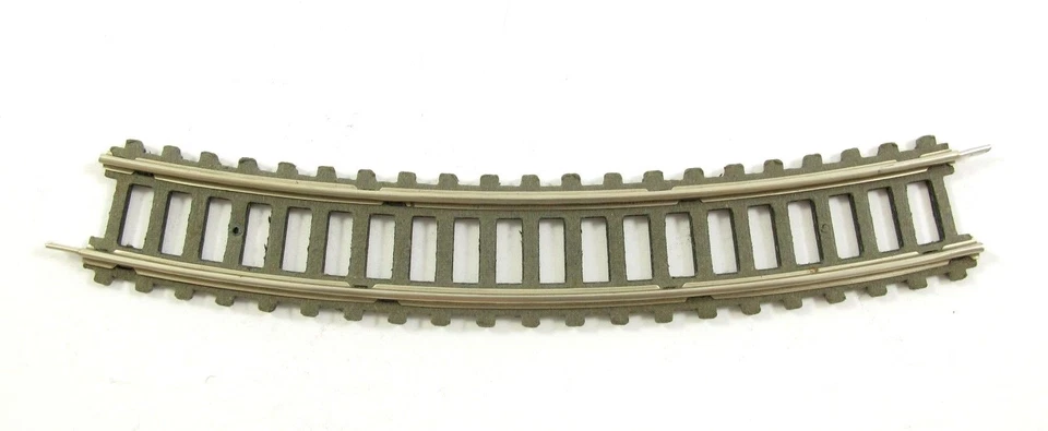 Piko gebogenes Gleis 1/1 880 R = 440 mm 22,5° Hohlprofil / U-Profil H0 Pappe - Bild 1 von 1