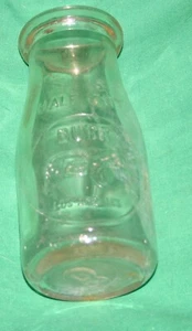 VTG BURR DAIRY CREAMERY LOS ANGELES CA GLASS MILK BOTTLE EMBOSSED BEAR HALF PINT - Picture 1 of 7
