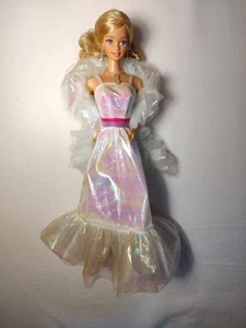 Vtg Mattel 1983 Crystal Barbie OOB w/ Iridescent Pendant - Picture 1 of 14