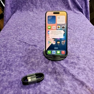 💥BUENO💥APPLE IPHONE 15 A2846 MTLV3LL/A 💥PROBADO Y FUNCIONANDO COMPLETAMENTE 92% SALUD MURCIÉLAGO - Imagen 1 de 19