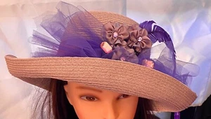 Women's Scala Collection Lilac Floral Feather Ribbon Decor Wide Brimmed Sz 7 Hat - Picture 1 of 8