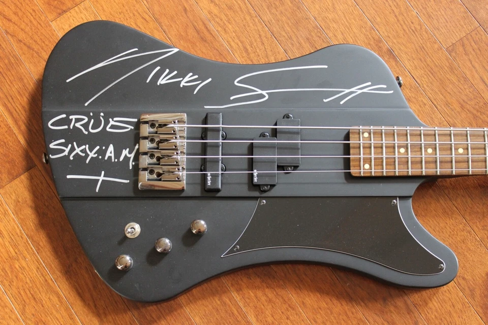 Nikki Sixx Owned & Signed Motley Crue Schecter Bass Guitar Lee Mars Neil Concert - Image 1 of 4