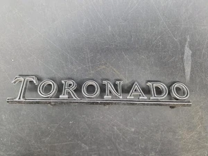 1971 1872 OLDSMOBILE TORONADO GRILLE EMBLEM OEM 405601 Badge Gm Ornament 133 - Bild 1 von 5