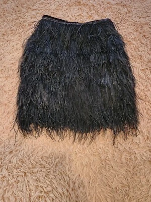 Minifalda vintage de plumas de avestruz negra años 90 de VIRTUE S/M Foto 1 de 4