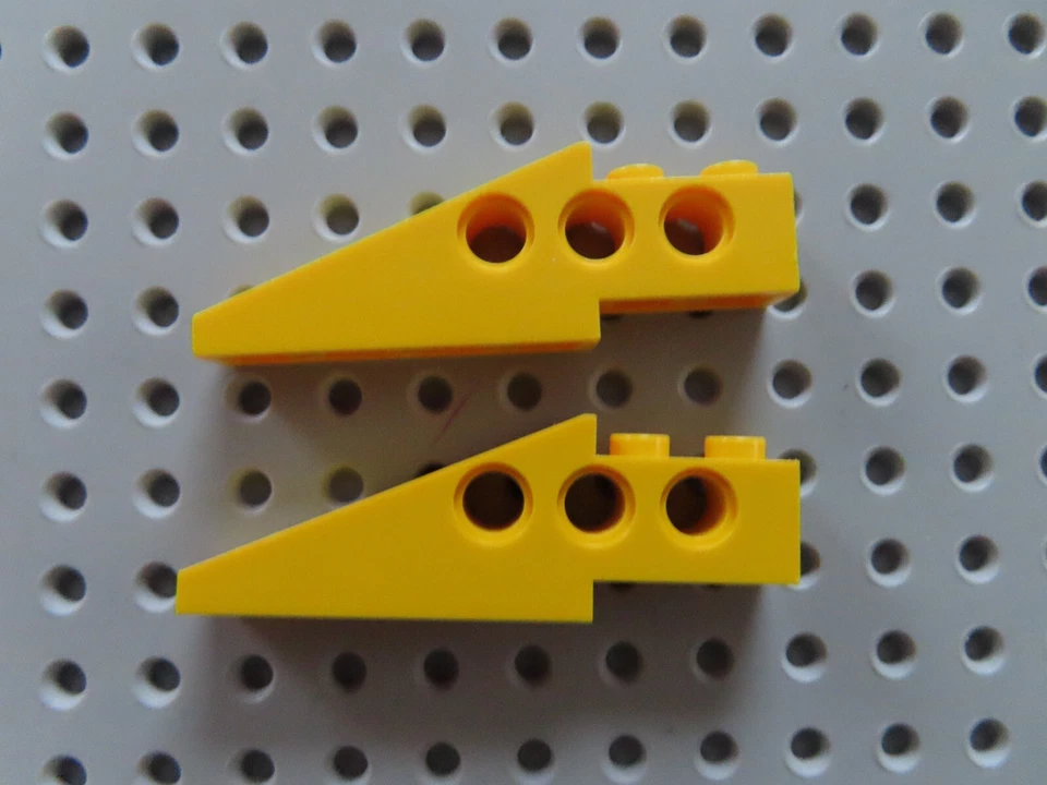 LEGO 2 x Technic Lochbalken 2744 schräg 3 Löcher gelb 8277 8438 8431 - Bild 1 von 1