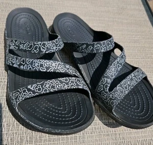 Crocs Disney Mickey Minnie Sandals Women 6 Black White - Picture 1 of 8