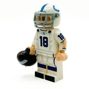 #18 QB Indy Football Player Minifig made using LEGO parts - B3 Customs - Foto 1 di 2