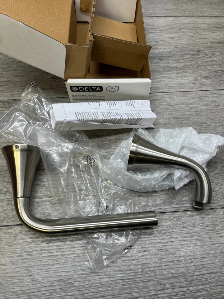 Delta Saylor 73550-SS Pivoting Toilet Paper / Tissue Holder in Stainless Steel - Image 1 of 1