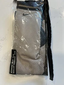 Unisex Nike Laufweste - $ 25 - S/M - Neu - Bild 1 von 3