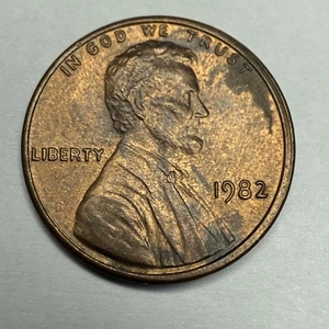 1982 P Lincoln Memorial DDO - Picture 1 of 3