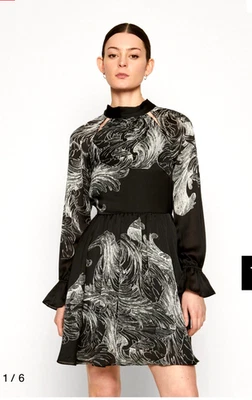 VESTIDO ACAMPANADO TED BAKER JAZMYNA NEGRO BLANCO FLORAL GASA CUELLO CORBATA 12 3 UNA VEZ £150 Foto 1 de 4