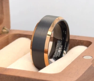未婚夫戒指 玫瑰金和黑色钨男士戒指 Matt Finish 踏边带 — 第 1/4 张图片