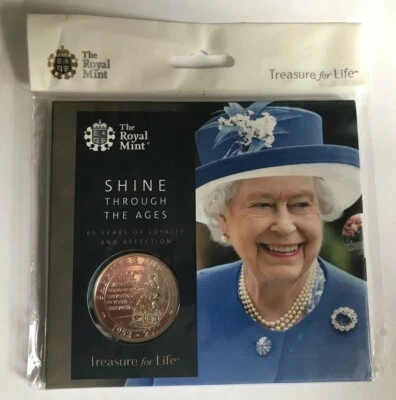 2017 SAPPHIRE JUBILEE BRILLIANT UNCIRCULATED BU FIVE 5 POUND ROYAL MINT PACK - Image 1 of 4