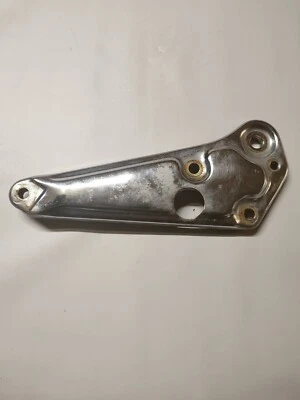 1981 Suzuki GS450T Right Muffler Foot Peg Bracket Mount 43810-44102 - Image 1 of 4