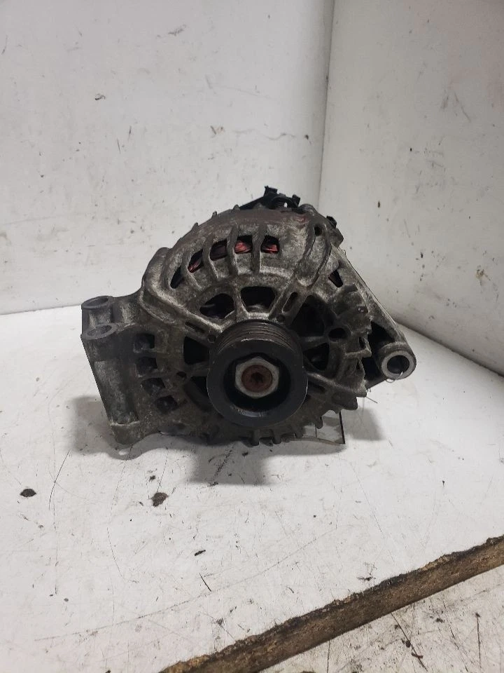 Alternador sin turbo compatible con 11-19 FIESTA 721354 Foto 1 de 4