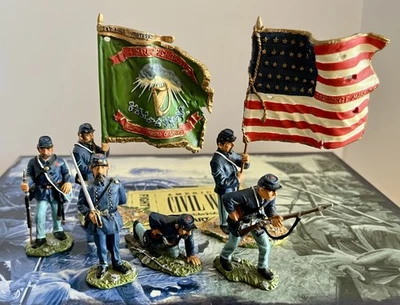 Britains ACW Union  FIGHT'N IRISH Six figures including 2 flagmen.  RETIRED RARE - Image 1 of 4