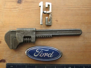 Original Ford Abzeichen blau & silber 1.3 & Ford Dagenham verstellbare Schnecke Marke - Bild 1 von 13
