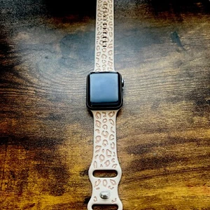 Apple Watch Series 3 42mm Gray Aluminum Case with Black Aluminium Band... - Picture 1 of 1