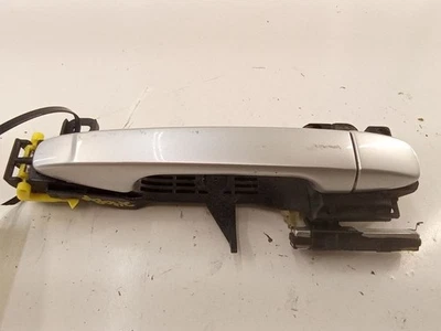 2010-2015 Toyota Prius Passenger Right Front Door Handle w/ Touch Ac - Image 1 of 4