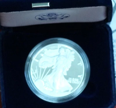 Uncirculated Proof 2007-W American Eagle Silver One Dollar - Image 1 of 2