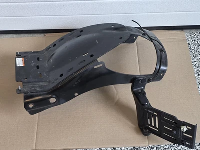 2009-2017 Harley VRSCF Muscle V-Rod Rear Inner Fender Subframe - Imagem 1 de 4