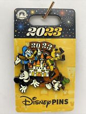 Disney Pin Mickey Mouse &Friends 2023 WDW Parks Castle Trading - Pluto Donald
