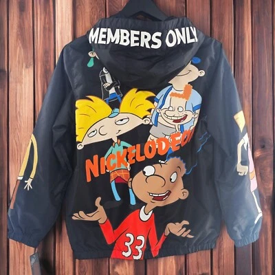Chaqueta cortavientos Members Only X Nickelodeon Hey Arnold con capucha grande para hombre años 90 Foto 1 de 4